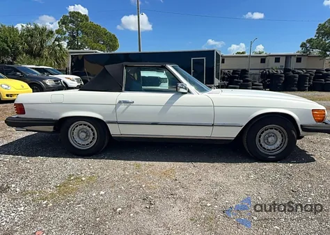 1980 Mercedes-Benz 450 Sl Roadster z USA, uszkodzony, nr VIN 10704412058764